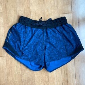 Lululemon Hotty Hot Low-Rise Lined Short 4” Length Size 4
